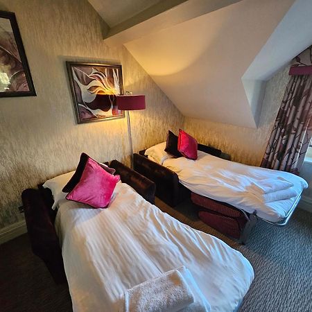 Grosvenor Pulford Hotel & Spa Экстерьер фото
