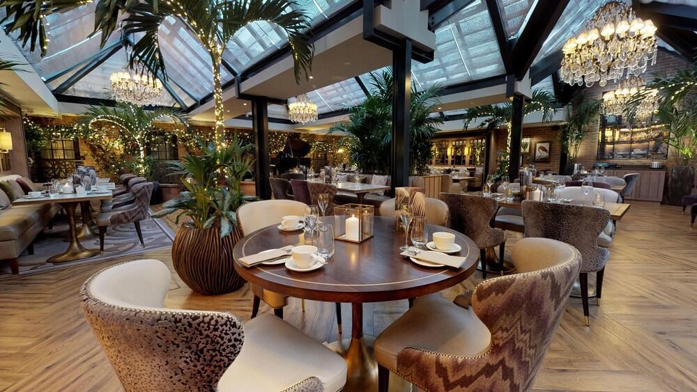 Grosvenor Pulford Hotel & Spa Экстерьер фото