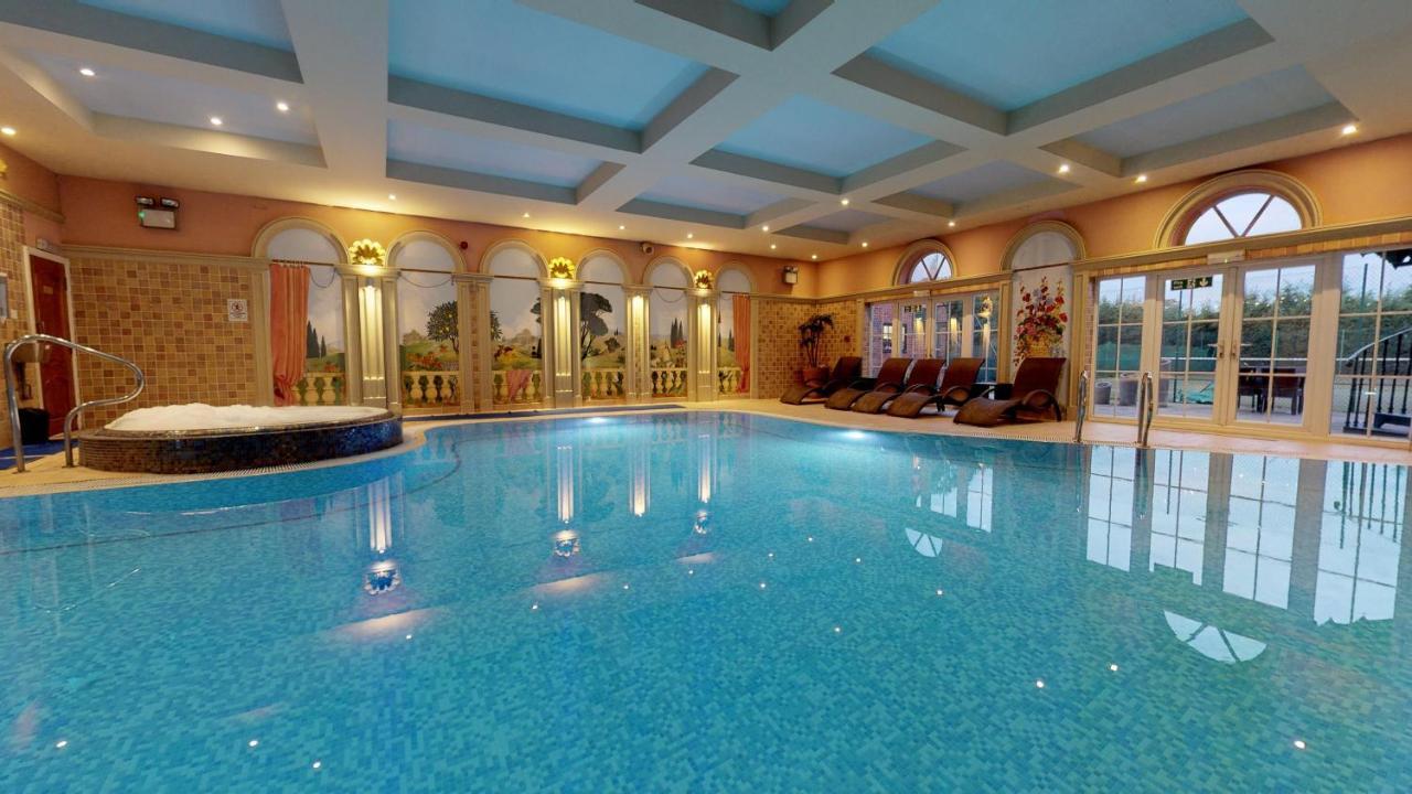 Grosvenor Pulford Hotel & Spa Экстерьер фото
