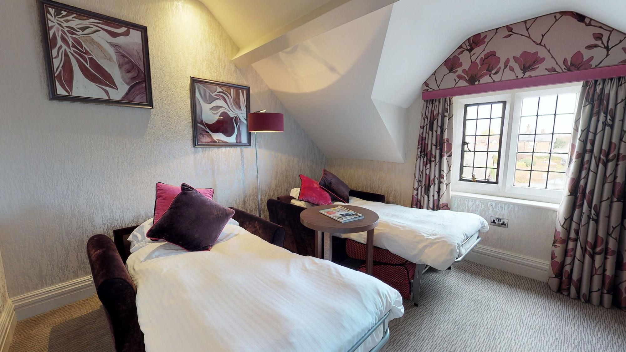 Grosvenor Pulford Hotel & Spa Экстерьер фото