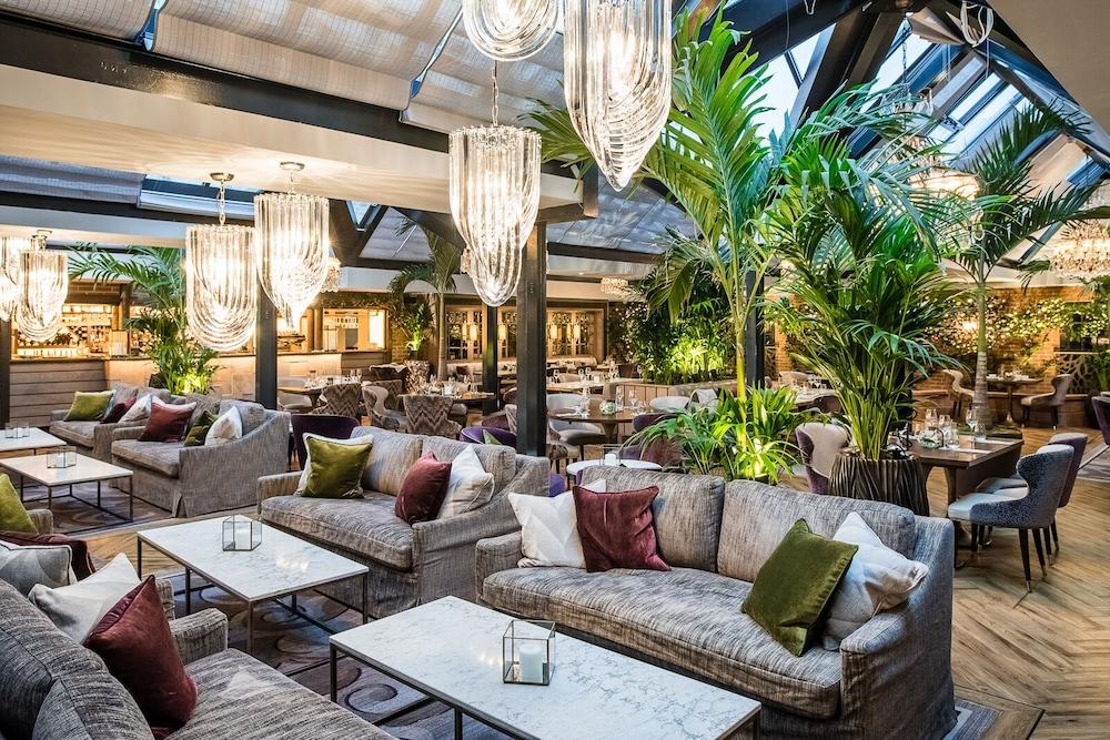 Grosvenor Pulford Hotel & Spa Экстерьер фото