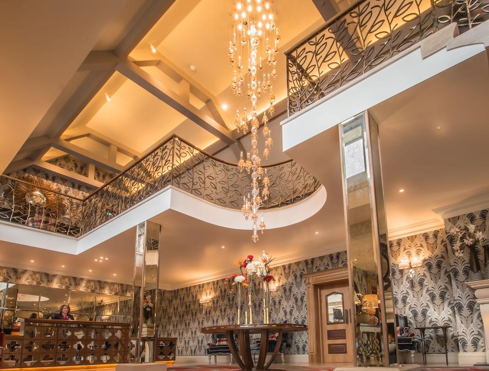 Grosvenor Pulford Hotel & Spa Экстерьер фото