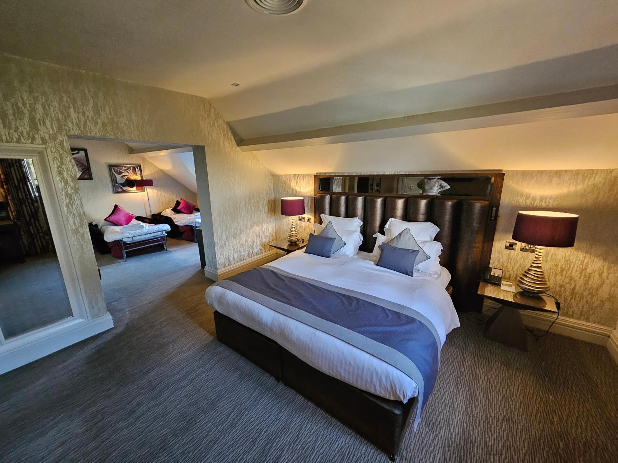 Grosvenor Pulford Hotel & Spa Экстерьер фото