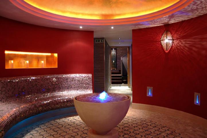 Grosvenor Pulford Hotel & Spa Экстерьер фото