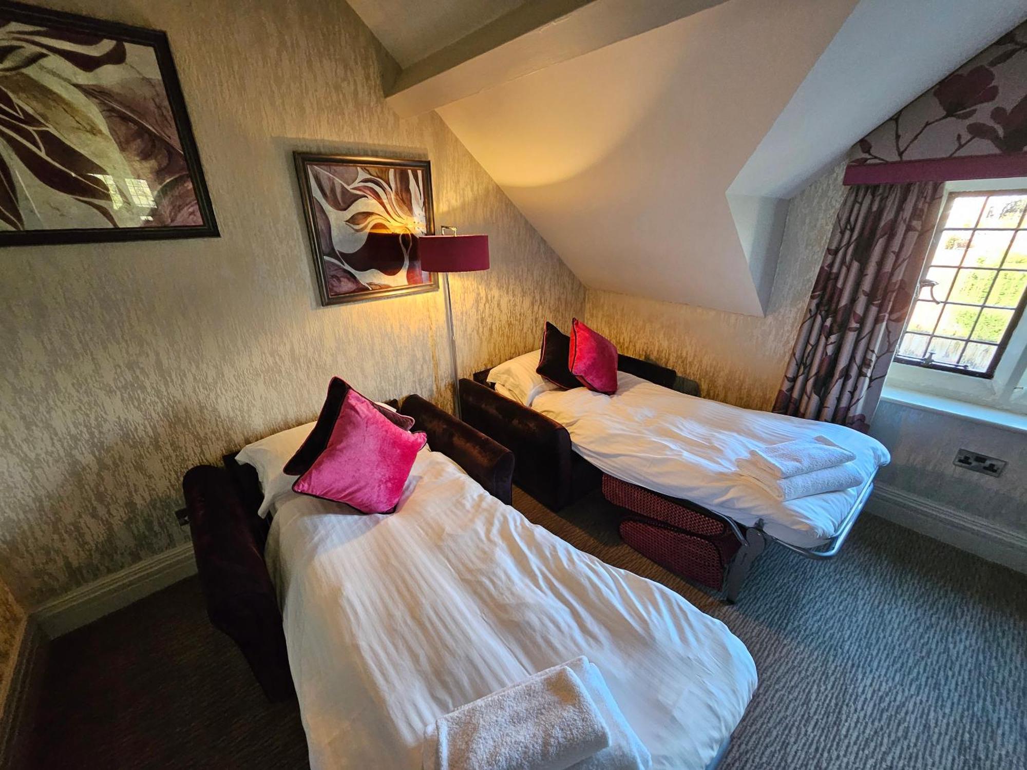 Grosvenor Pulford Hotel & Spa Экстерьер фото