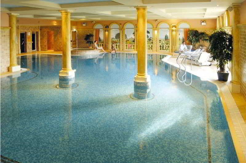 Grosvenor Pulford Hotel & Spa Экстерьер фото